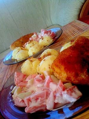 Devolay z masłem i serem z puree ziemniaczanym