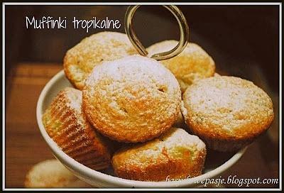 Tropikalne muffinki z kiwi, bananem i wiórkami kokosowymi