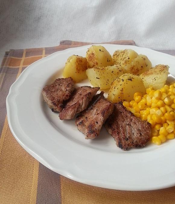 Polędwica wieprzowa z kukurydzą na szybko