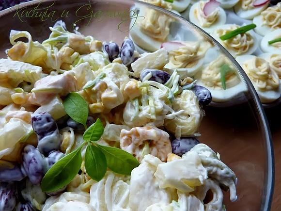 Sałatka z tortellini i bazylią