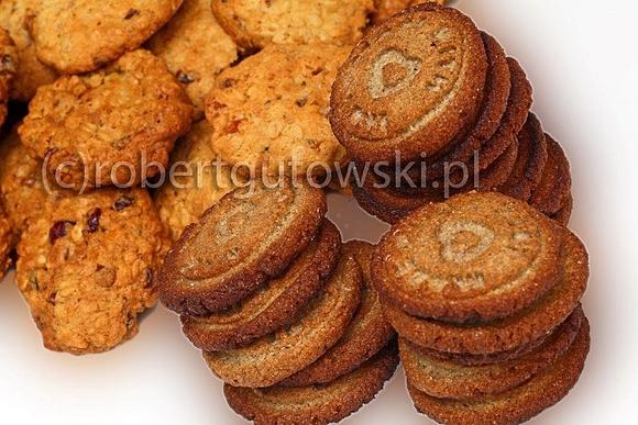 Owsiano-bakaliowe i razowe ciasteczka z kardamonem