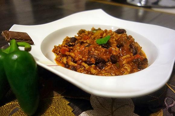 Turkey chili crunch z czekoladą - przepis na ogniście pikantne danie