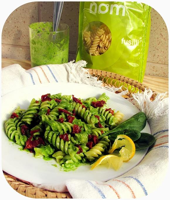 Trzy kolory Zielony pesto i niepesto do makaronu