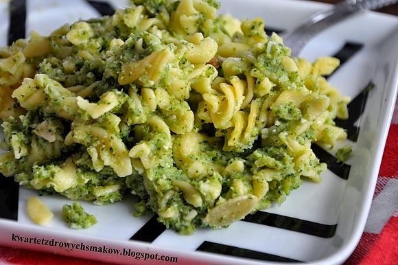 Makaron z brokułowym pesto