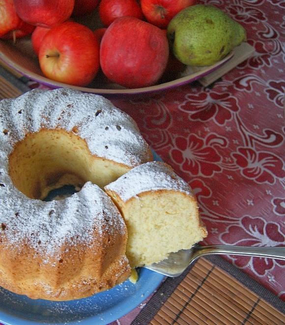 Babka piaskowa z białą czekoladą