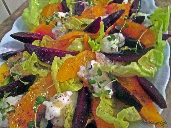 Sałatka z pieczoną dynią, burakiem i mozzarellą
