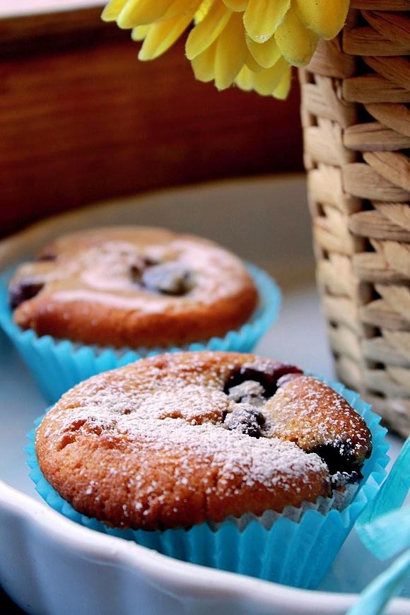Cytrynowe muffiny z borówkami