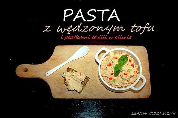 Wegetariańska pasta z tofu i płatków chilli