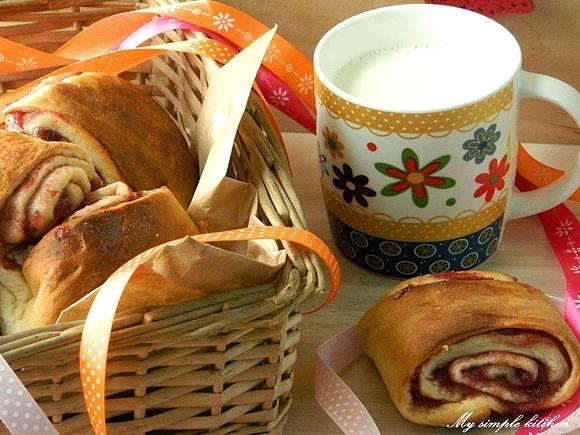 Drożdżówki z marmoladą