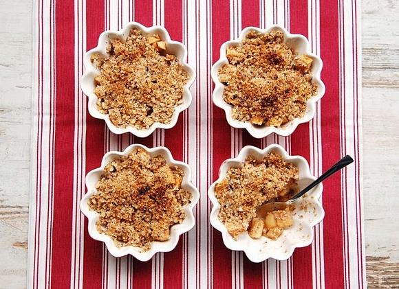 Crumble z jabłkami i selerem