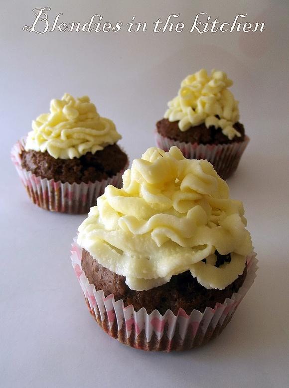 Czekoladowe cupcakes z kremem mascarpone