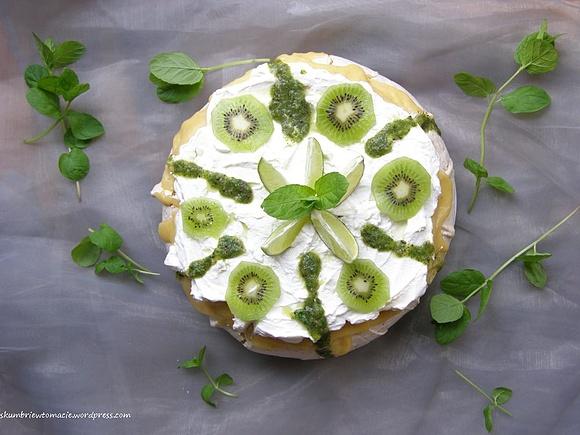 Miętowa Pavlova z kremem limonkowym