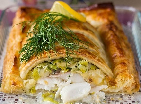 Dorsz w porach w cieście francuskim