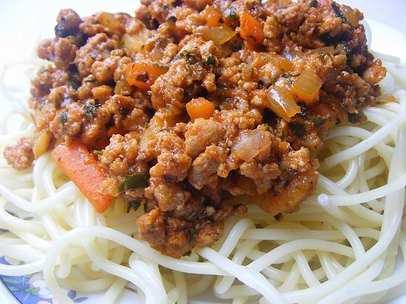 Spaghetti z domowym sosem bolognese