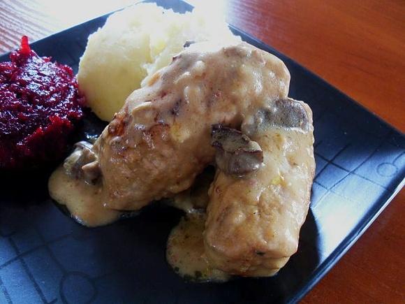 Roladki schabowe w sosie grzybowym