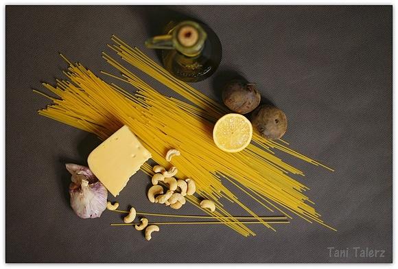 Buraczkowe pesto z aromatycznych buraków i orzechów