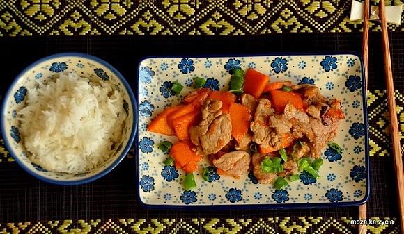 Karmelizowana wieprzowina z dynią – szybkie stir-fry