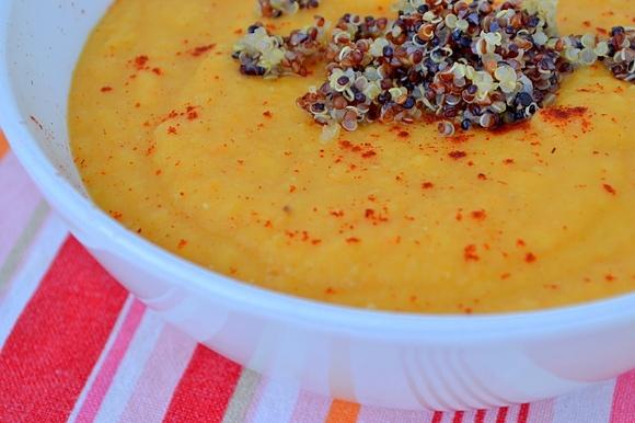 Zupa z soczewicy i warzyw z quinoa bez glutenu mleka jajek
