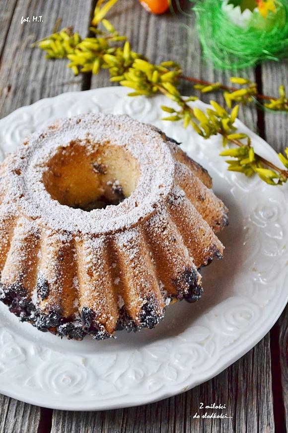 Babka z porzeczkami