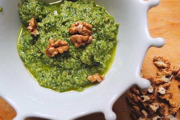 Pesto z rukoli i orzechów włoskich