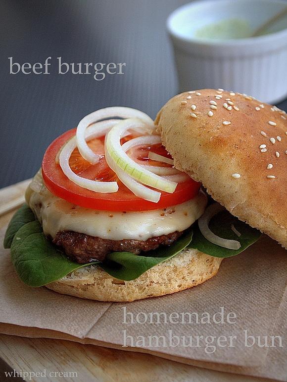 Burgery wołowe z majonezem kolendrowym