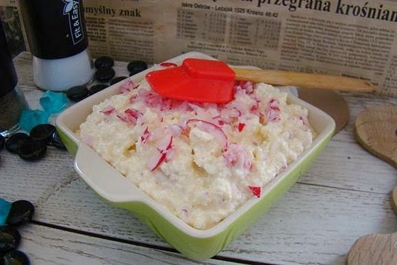Pasta kanapkowa z rzodkiewkami na powitanie wiosny