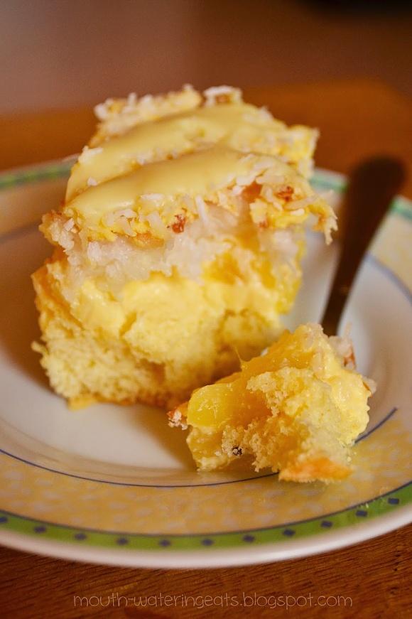 Ciasto piña colada z ananasem i kokosową bezą