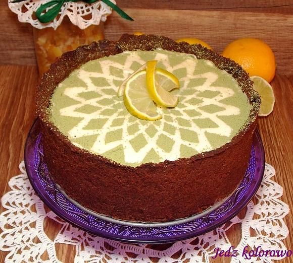 Sernik dwukolorowy z herbatą matcha i cytryną