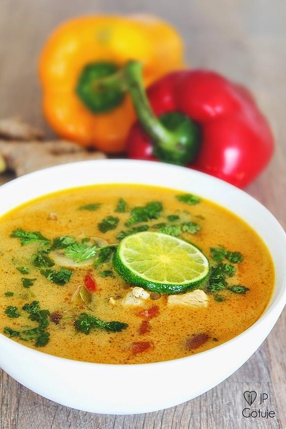 Zupa kokosowa z kurczakiem i curry