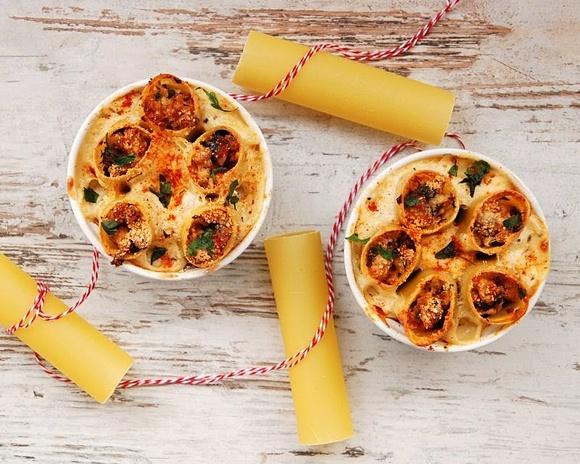 Cannelloni z mięsem i pieczarkami w sosie beszamelowym