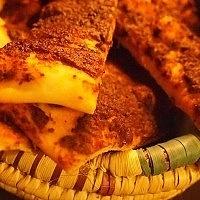 Drożdżowe placki z pesto