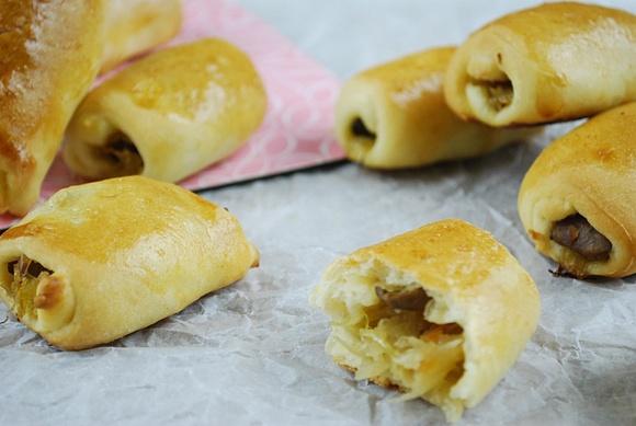 Paszteciki z kapustą i pieczarkami