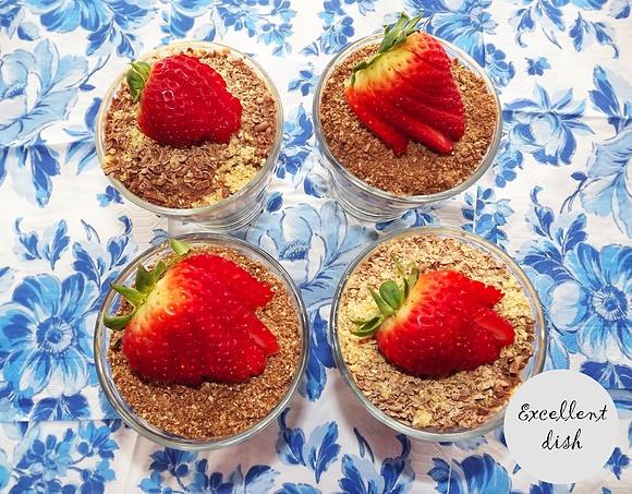 Mini desery w szklaneczkach z ciastkami owsianymi i mascarpone