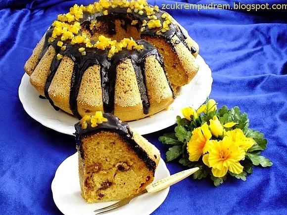 Rumowa babka z rodzynkami