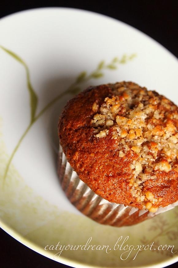 Muffiny orzechowo-bananowe z kruszonką