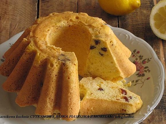 Cytrynowa babka piaskowa z morelami bez glutenu