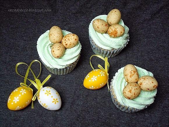 Wiosenne babeczki jaśminowe