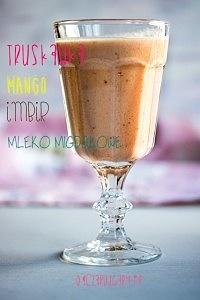 Koktajl z truskawek mango i imbiru na śniadanie