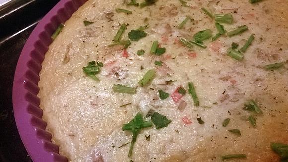 Omlet zapiekany z szynką, serem i warzywami