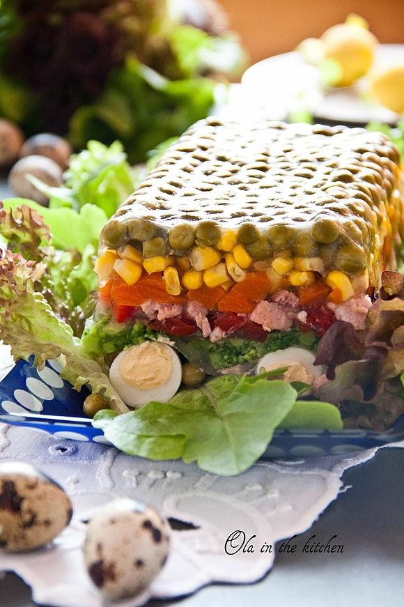 Galareta warzywna z jajkami przepiórczymi na Wielkanoc