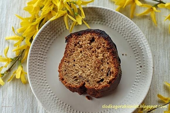 Kawowa babka z wiśniami i polewą czekoladową