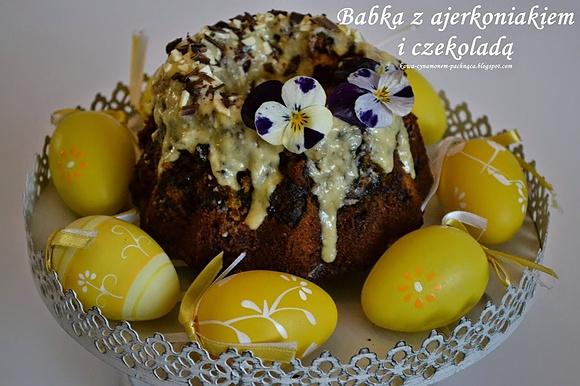 Babka z ajerkoniakiem i czekoladą