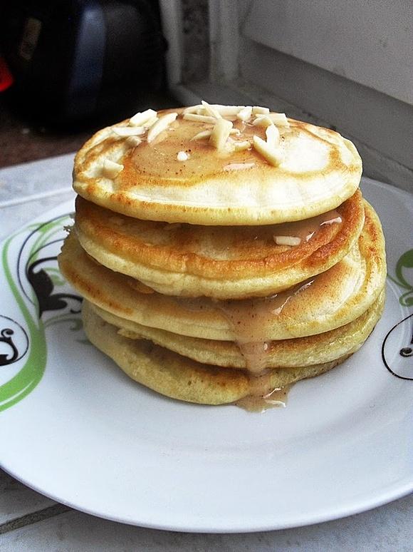 Pancake z miodem - rozkosz podniebienia na śniadanie