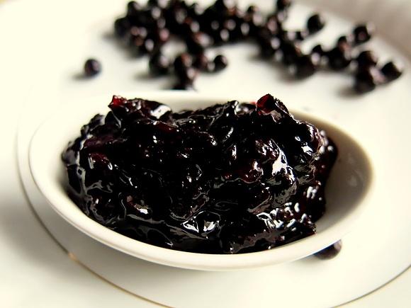 Chutney z czarnej porzeczki