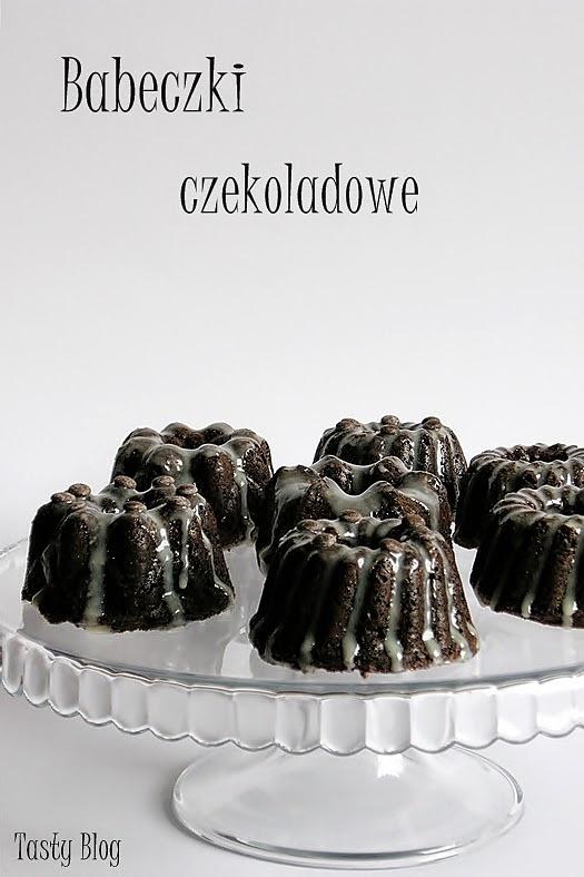 Babeczki czekoladowe z kawałkami czekolady