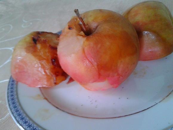 Pieczone jabłka - zdrowy deser bez cukru