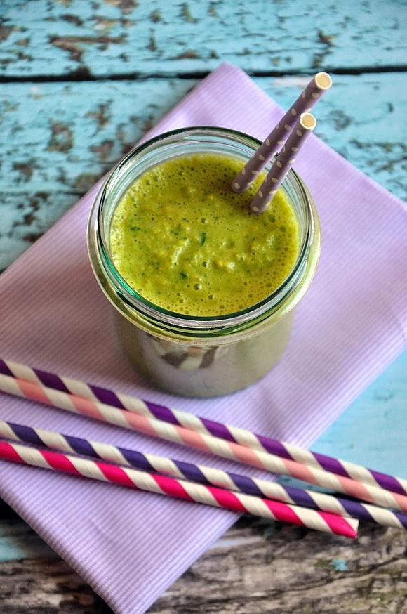 Smoothie ze szpinakiem i mango