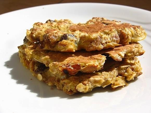 Placki muesli z orzechami i rodzynkami