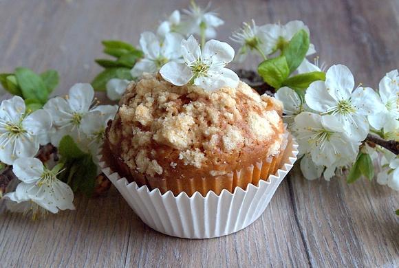 Muffinki z jabłkami i kruszonką