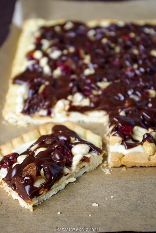 Mazurek z fistaszkami, żurawiną i rodzynkami